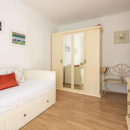 Marianne's Place Split